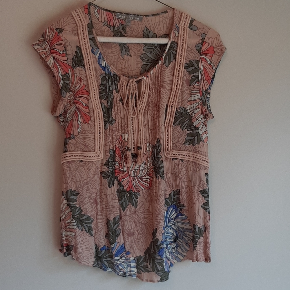 Daniel Rainn short sleeved top